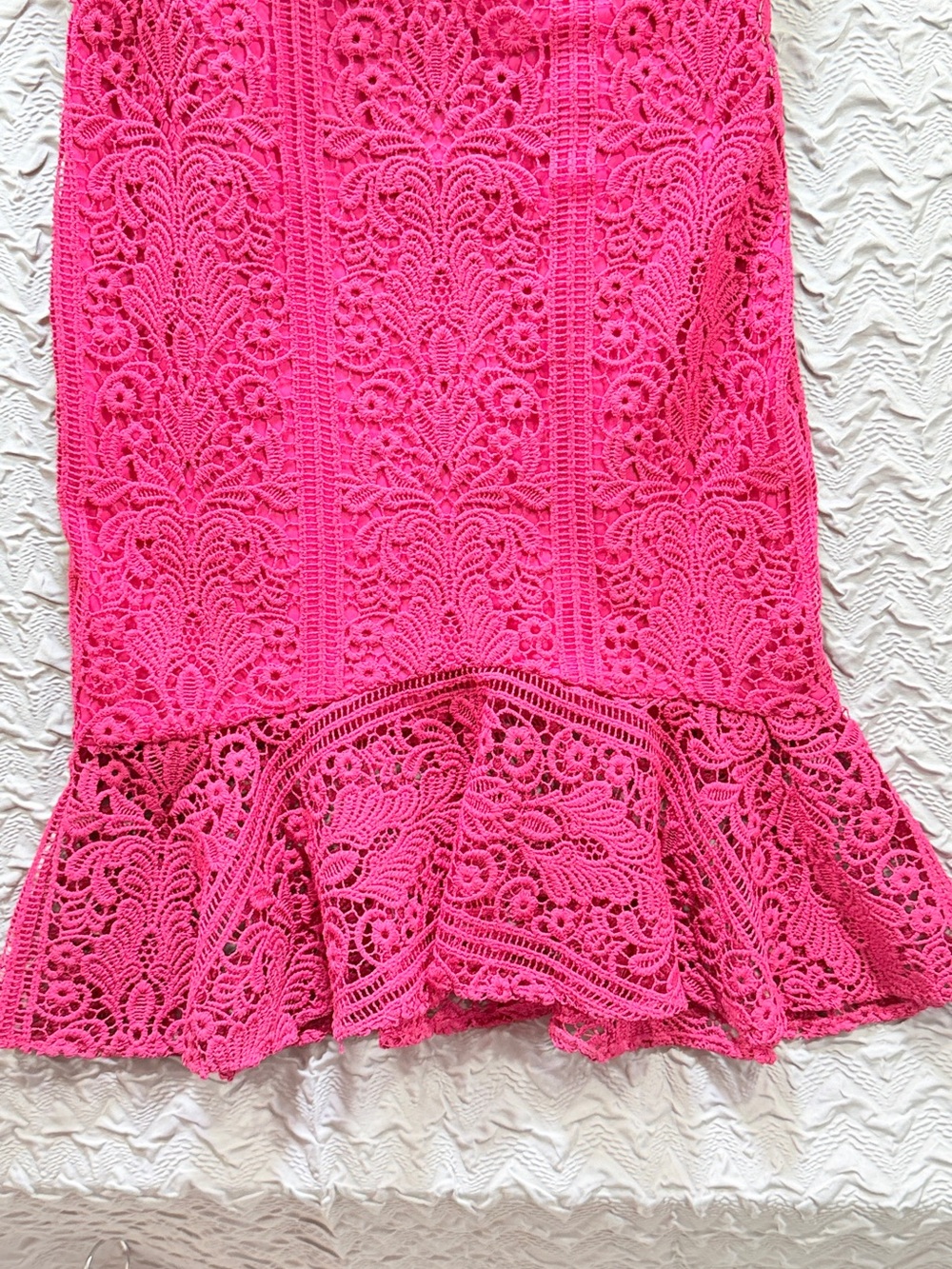 GUESS Hot Pink Floral Lace Mermaid Midi Dress Sweetheart Ruffle Hem Size 12 - Picture 4 of 10